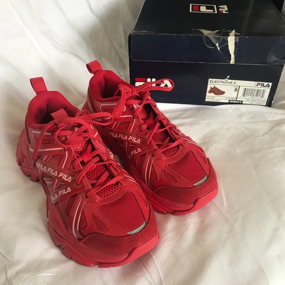 Fila Electrove 2 Limited Edition V Day Women’s Sneakers EUC In Box - Picture 2 of 16